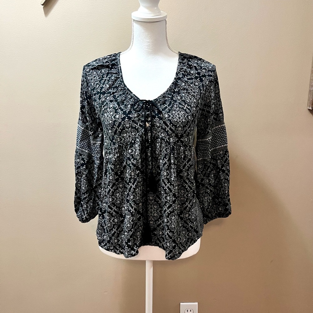 American Eagle Black and White Boho Top Size XS